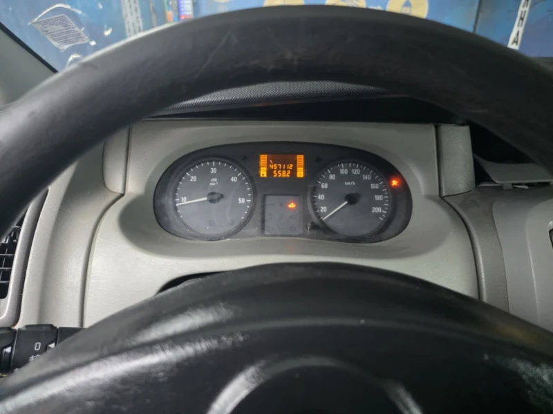 Opel Vivaro, снимка 7 - Бусове и автобуси - 53533860