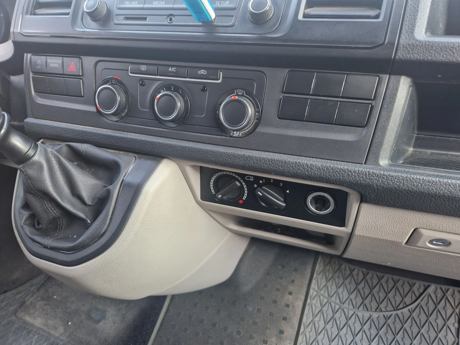VW T6 Multivan , снимка 13 - Бусове и автобуси - 55544516