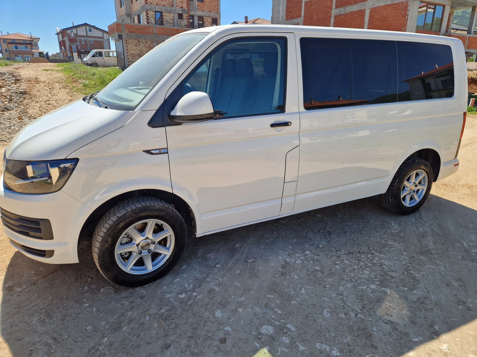 VW T6 Multivan , снимка 2 - Бусове и автобуси - 54319003