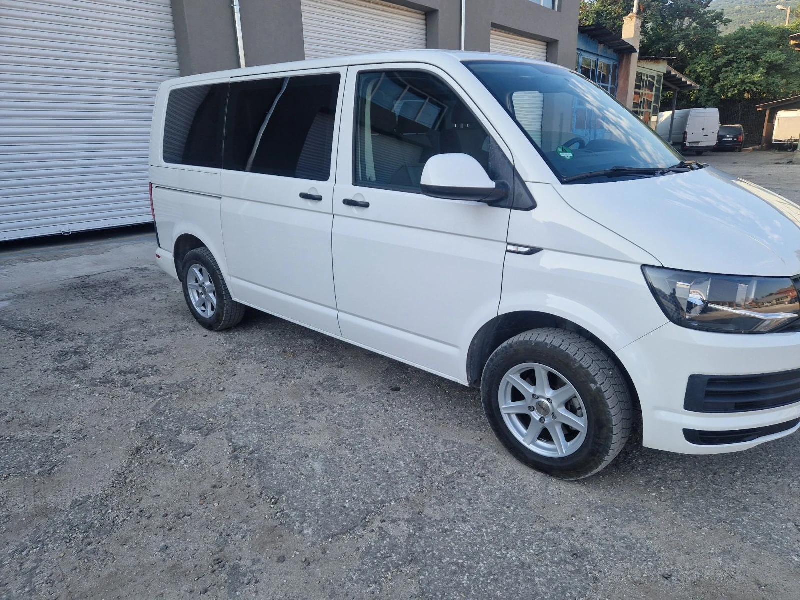VW T6 Multivan , снимка 2 - Бусове и автобуси - 55544516