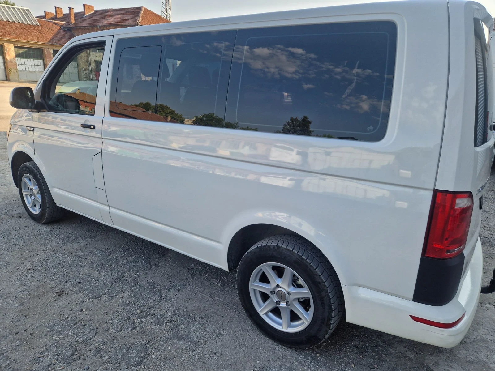 VW T6 Multivan , снимка 4 - Бусове и автобуси - 55544516