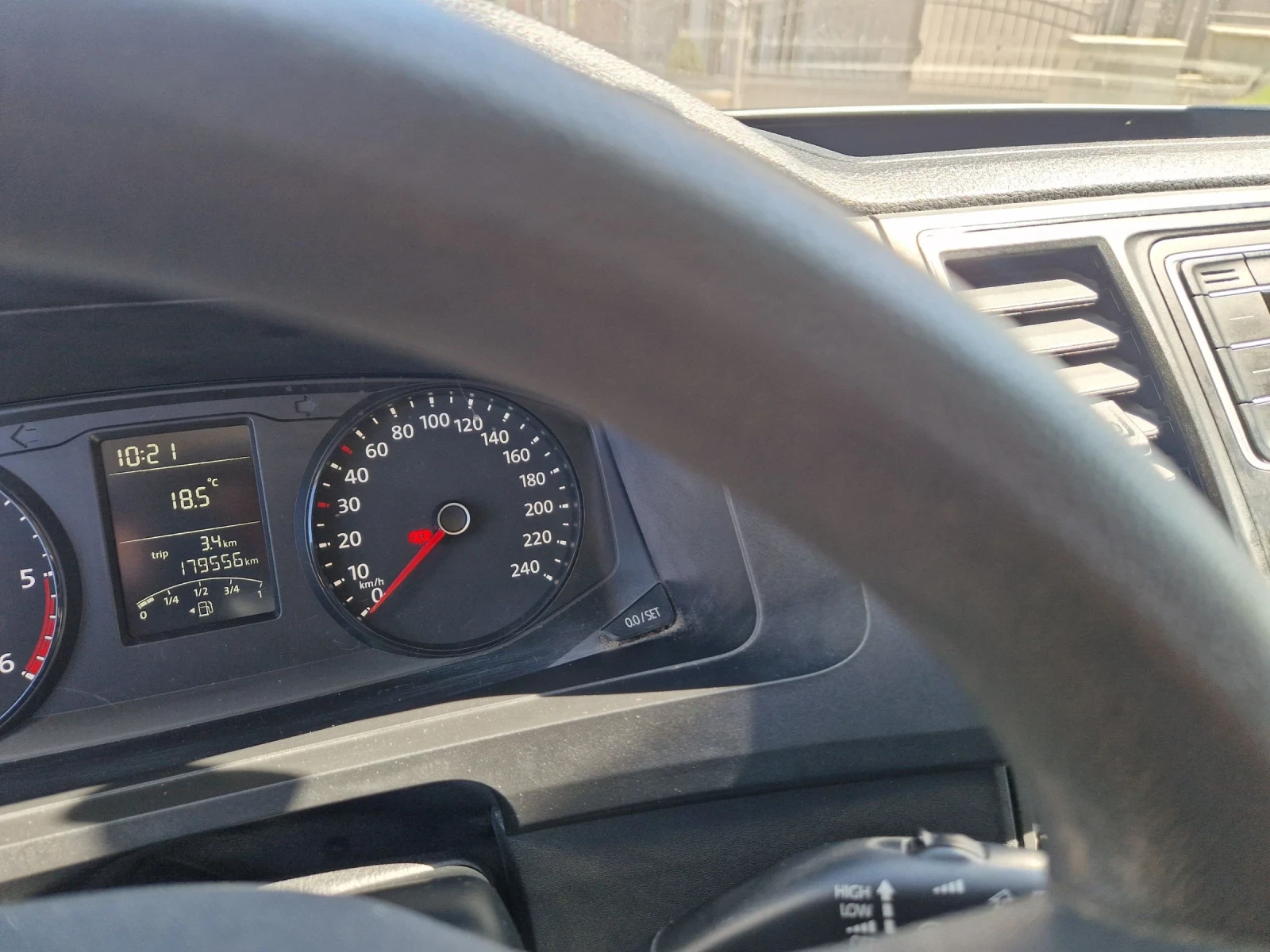 VW T6 Multivan , снимка 9 - Бусове и автобуси - 54319003