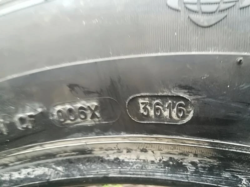 Гуми Зимни 255/55R20, снимка 8 - Гуми и джанти - 23634174