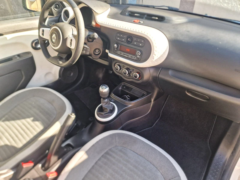 Renault Twingo 1.0 SCe Facelift КРАЙНА ЦЕНА, снимка 10 - Автомобили и джипове - 45006169