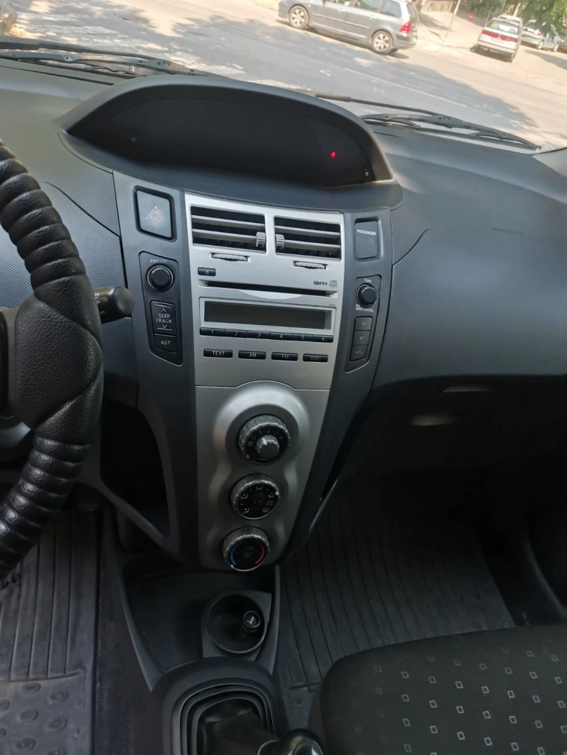 Toyota Yaris, снимка 8 - Автомобили и джипове - 47664308