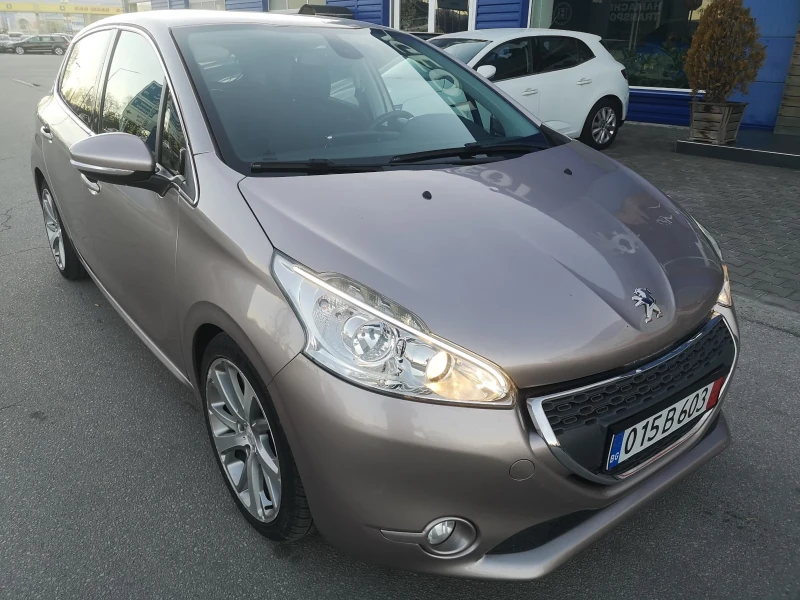 Peugeot 208 1.6 E HDI LED-NAVI, снимка 9 - Автомобили и джипове - 48384763