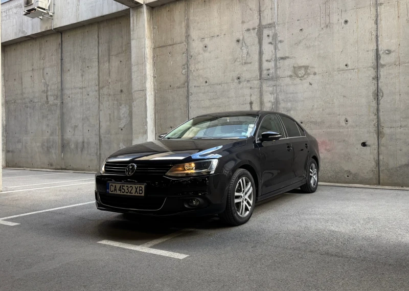 VW Jetta 1.6 TDI Highline DSG, снимка 3 - Автомобили и джипове - 52095671