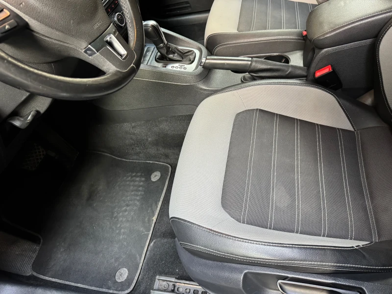 VW Jetta 1.6 TDI Highline DSG, снимка 6 - Автомобили и джипове - 52095671