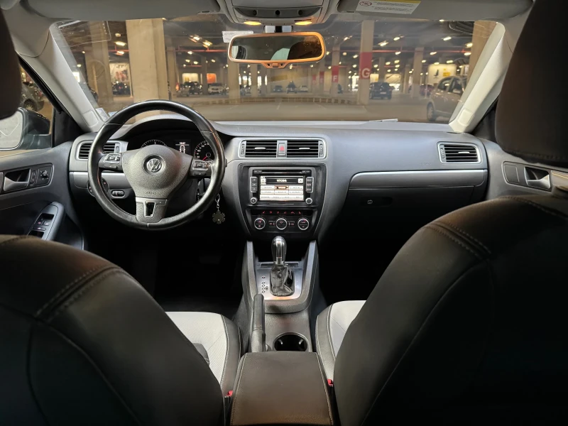 VW Jetta 1.6 TDI Highline DSG, снимка 10 - Автомобили и джипове - 52095671