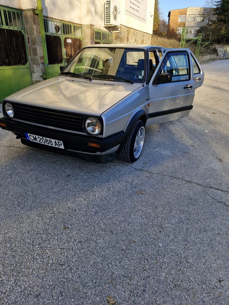 VW Golf 1.8 98 к.с. syncro, климатик, ABS, снимка 3 - Автомобили и джипове - 52283728