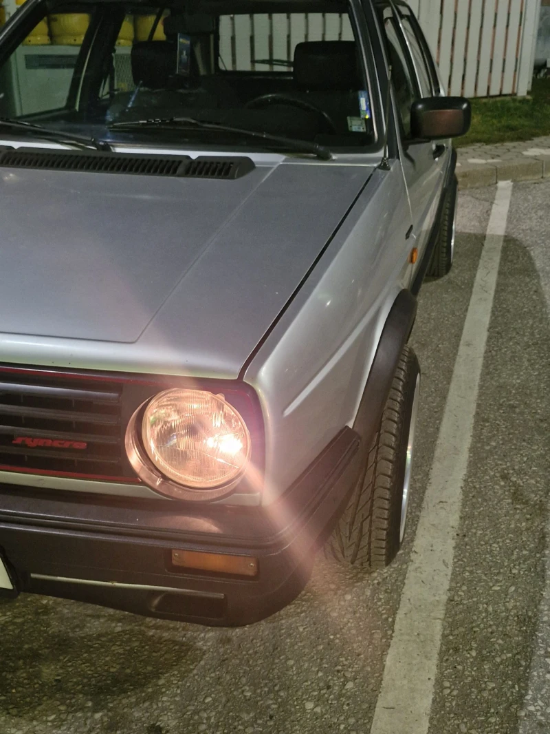 VW Golf 1.8 98 к.с. syncro, климатик, ABS, снимка 2 - Автомобили и джипове - 52702244