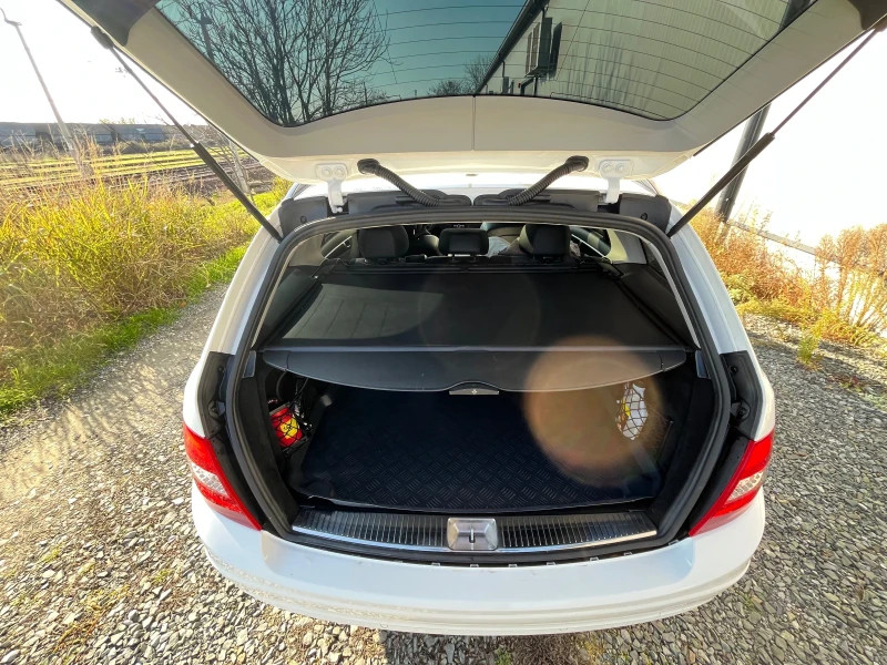 Mercedes-Benz C 220, снимка 4 - Автомобили и джипове - 52791781