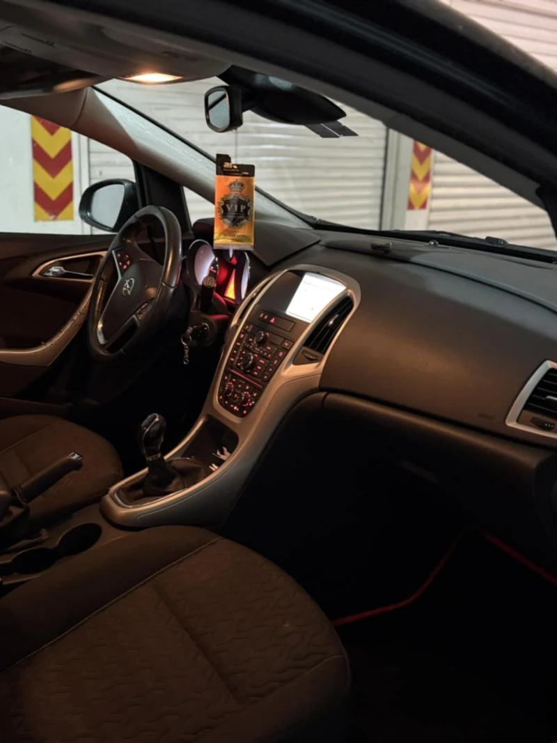 Opel Astra, снимка 3 - Автомобили и джипове - 53341869