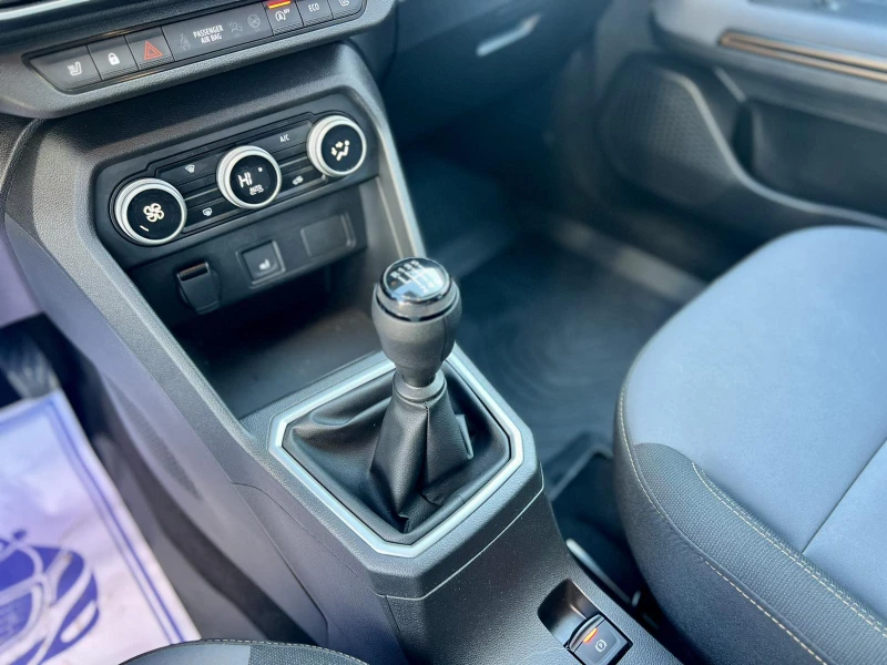 Dacia Jogger EXTREME / 1.0 TCe / Eco-G 100 / 6+ 1 / ГАРАНЦИЯ, снимка 12 - Автомобили и джипове - 53456227