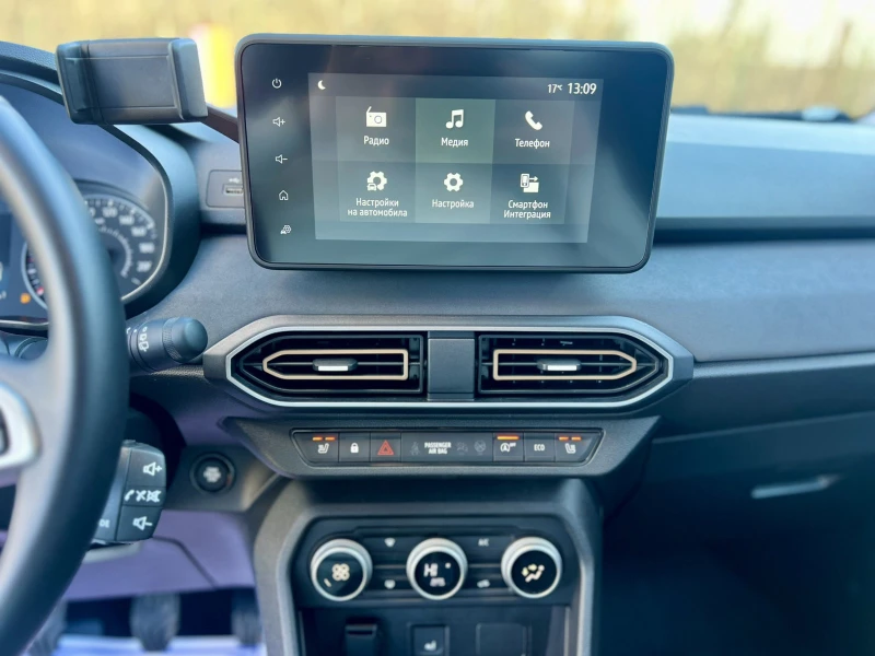 Dacia Jogger EXTREME / 1.0 TCe / Eco-G 100 / 6+ 1 / ГАРАНЦИЯ, снимка 13 - Автомобили и джипове - 53456227