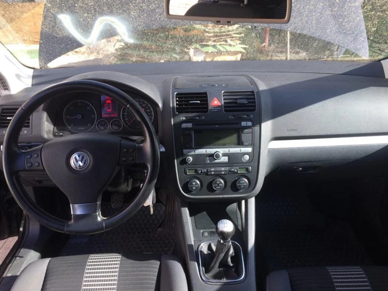 VW Golf 1.6 FSI  BLF, снимка 15 - Автомобили и джипове - 47290683