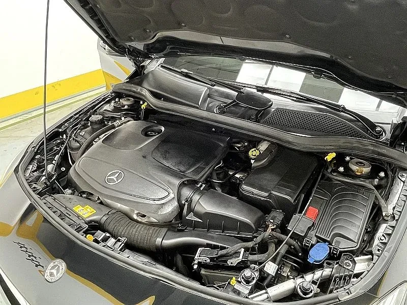 Mercedes-Benz CLA 220 Amg Line, снимка 6 - Автомобили и джипове - 55654623