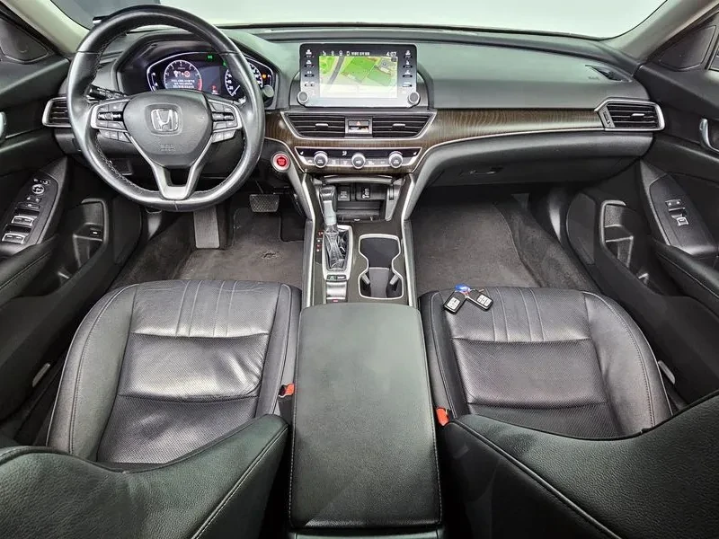 Honda Accord 10Th Generation 1.5 Turbo, снимка 7 - Автомобили и джипове - 55699619