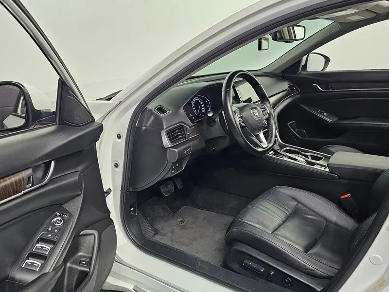Honda Accord 10Th Generation 1.5 Turbo, снимка 10 - Автомобили и джипове - 55699619
