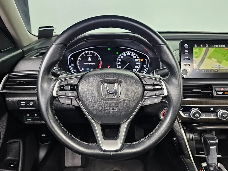 Honda Accord 10Th Generation 1.5 Turbo, снимка 14 - Автомобили и джипове - 55699619