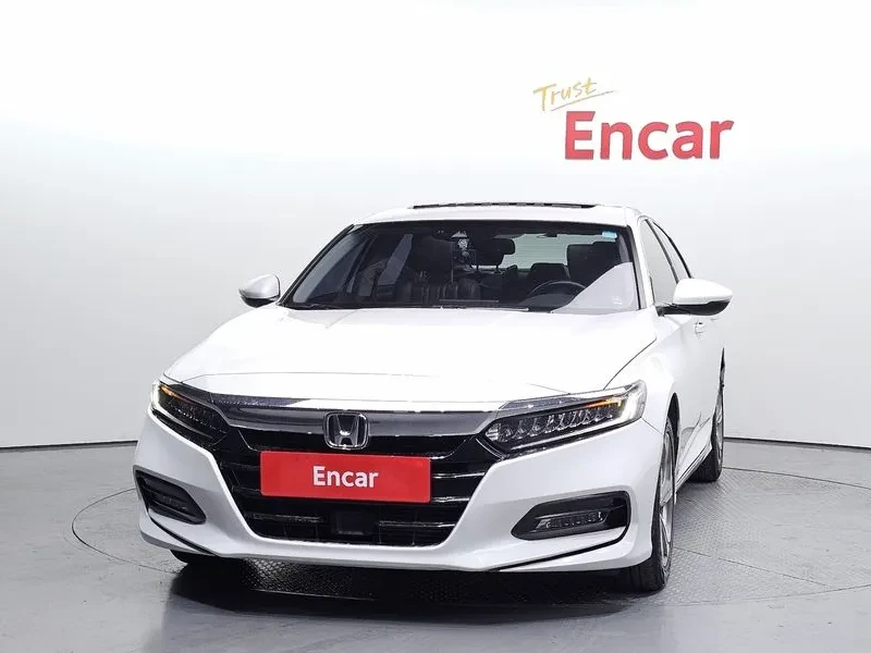 Honda Accord 10Th Generation 1.5 Turbo, снимка 3 - Автомобили и джипове - 55699619