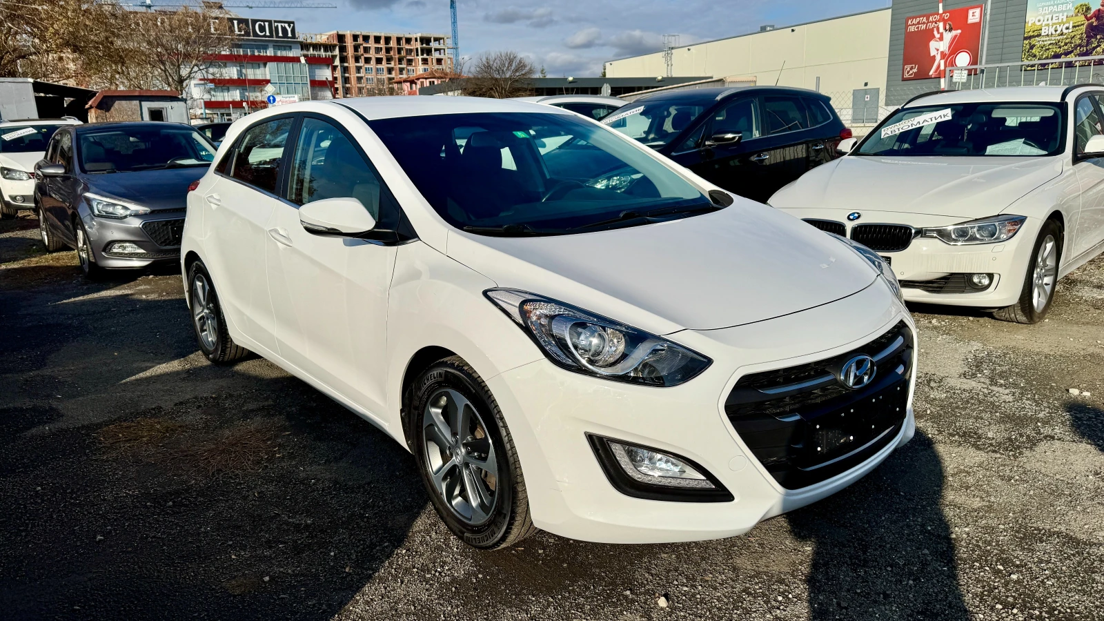 Hyundai I30 1.4i Внос ШВЕЙЦАРИЯ!PDC, LED, TEL, 6ск., Navi - изображение 3