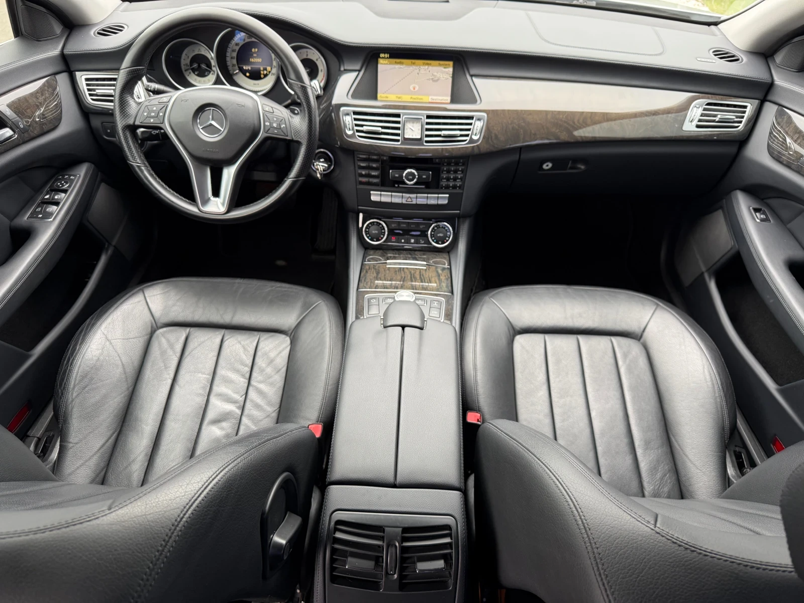 Mercedes-Benz CLS 350 CDI / LED / KOJA / NAVI / CAMERA /XENON 162 000km , снимка 8 - Автомобили и джипове - 53710759