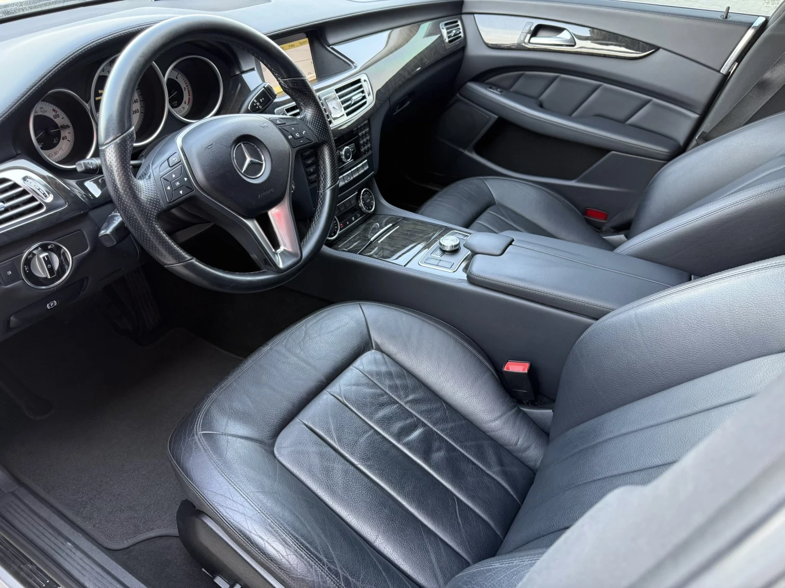 Mercedes-Benz CLS 350 CDI / LED / KOJA / NAVI / CAMERA /XENON 162 000km , снимка 9 - Автомобили и джипове - 53710759