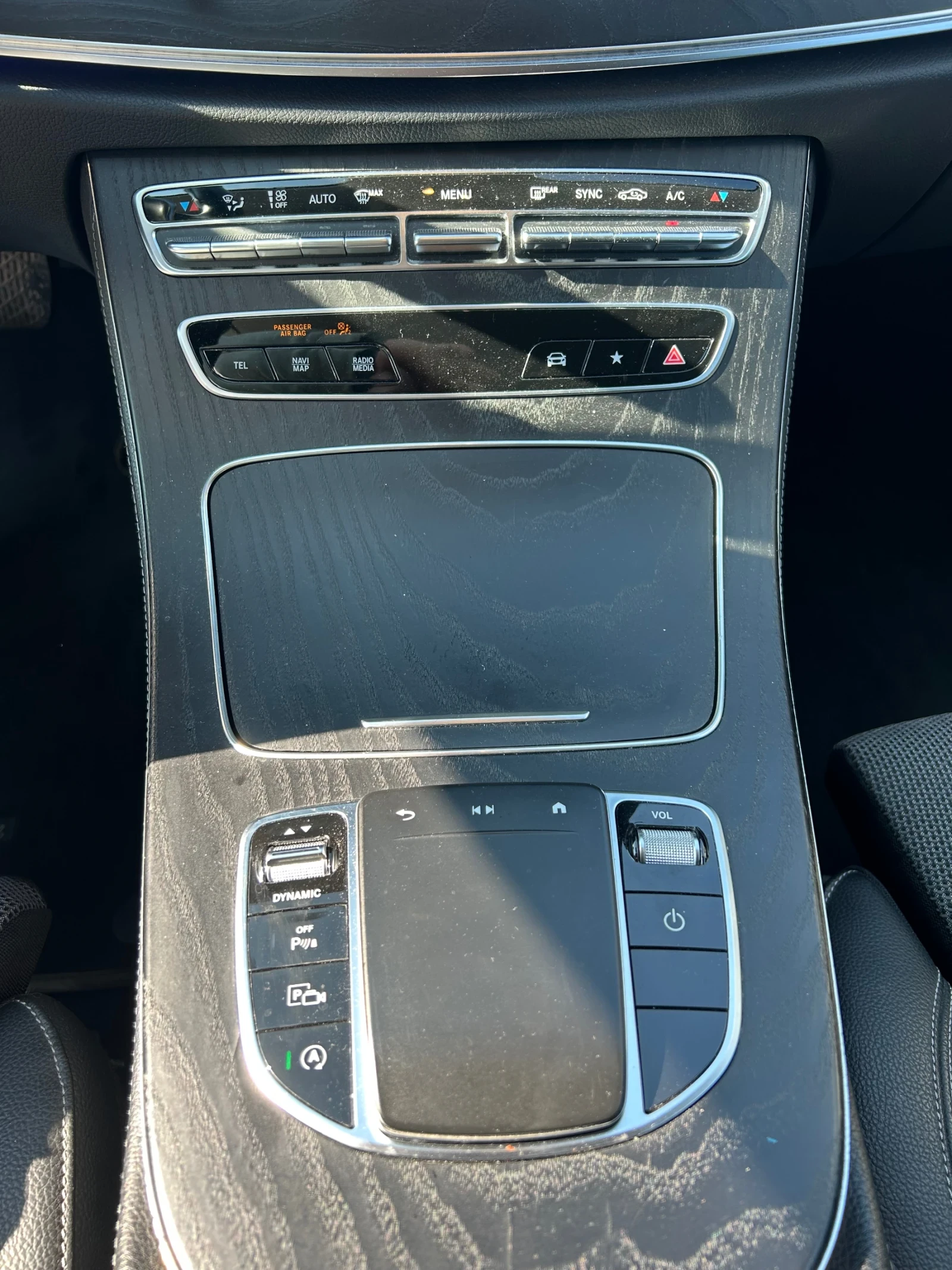 Mercedes-Benz E 220, снимка 8 - Автомобили и джипове - 53735261