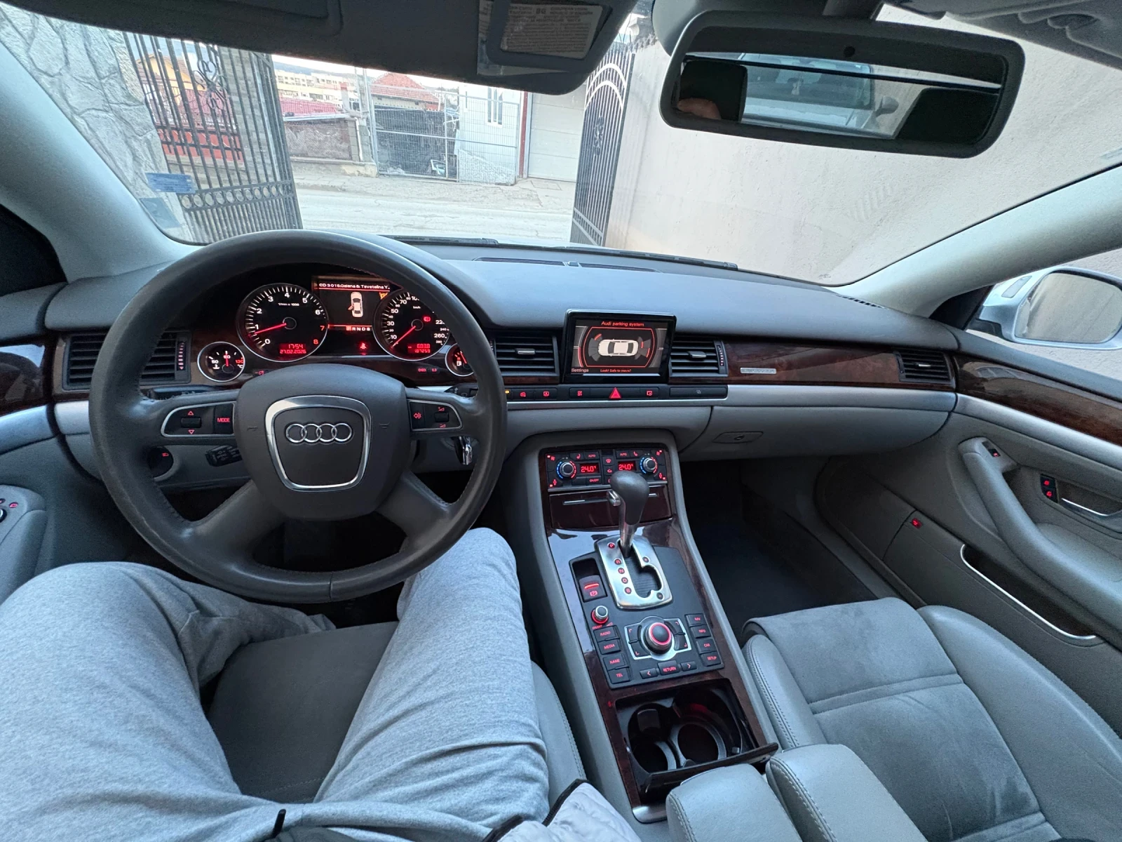 Audi A8 4.2 FSI, снимка 8 - Автомобили и джипове - 53745701