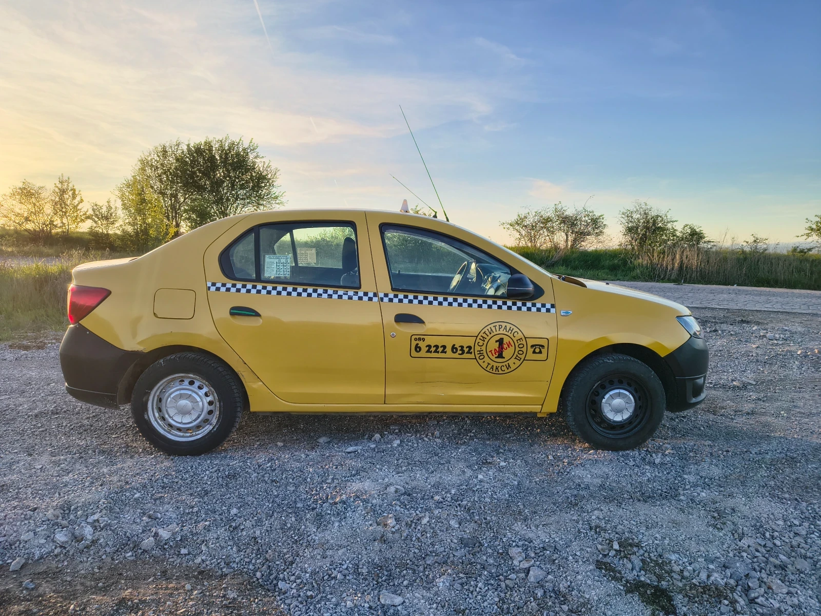 Dacia Logan, снимка 6 - Автомобили и джипове - 54334337