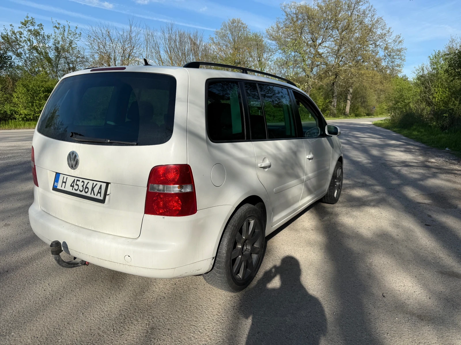 VW Touran 2.0 TDI, снимка 2 - Автомобили и джипове - 54568120