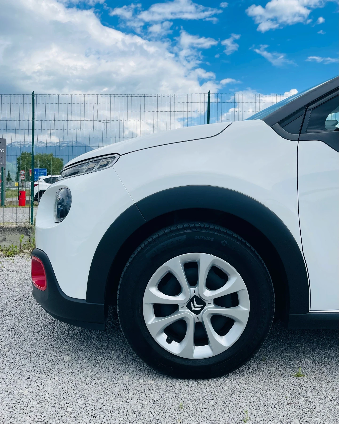 Citroen C3 1.2 PureTec Feel * EURO6 * Сервизна история* , снимка 16 - Автомобили и джипове - 54664062