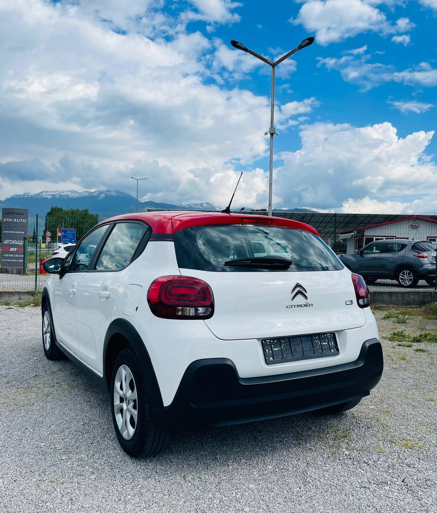 Citroen C3 1.2 PureTec Feel * EURO6 * Сервизна история* , снимка 7 - Автомобили и джипове - 54664062