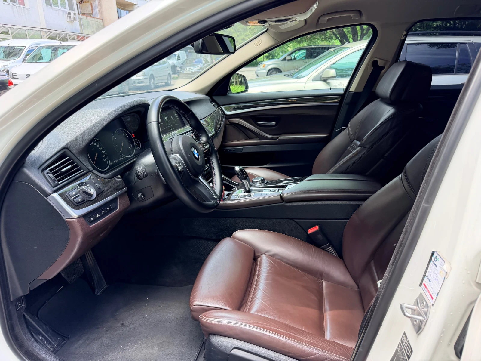 BMW 530 530d | F11 | HUD | Full LED | Soft Close, снимка 6 - Автомобили и джипове - 54704939