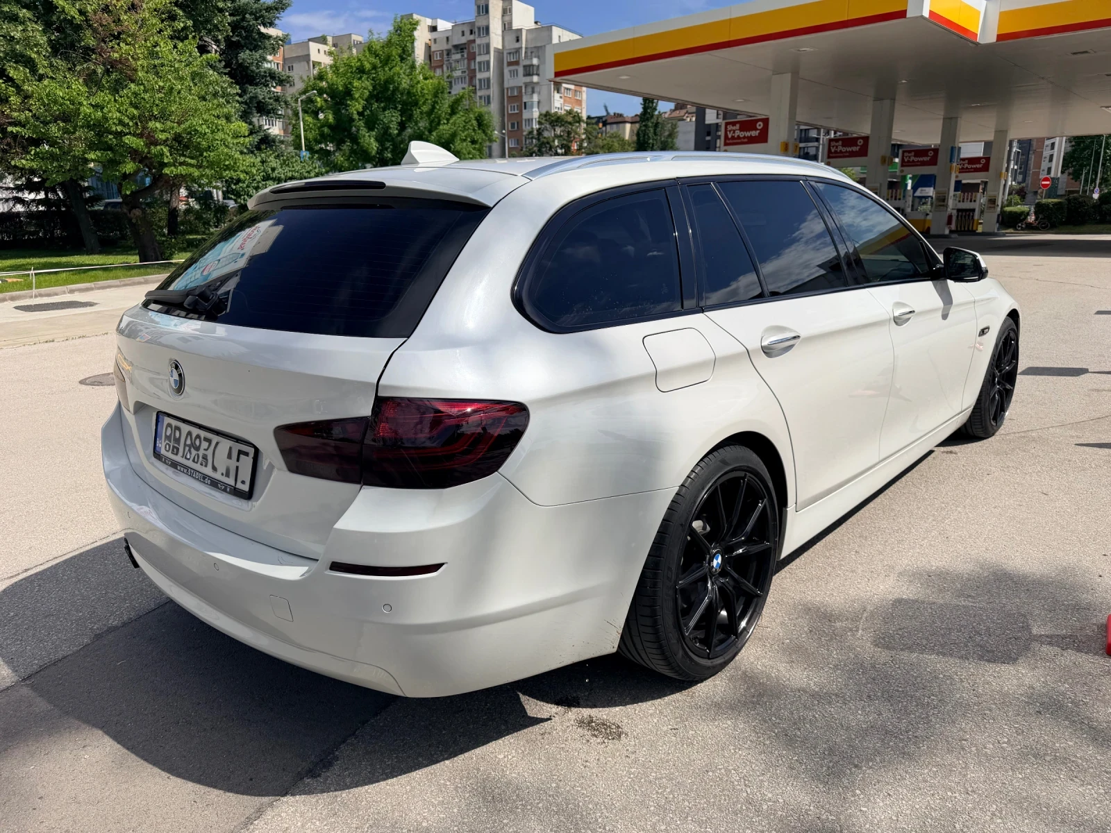 BMW 530 530d | F11 | HUD | Full LED | Soft Close, снимка 4 - Автомобили и джипове - 54704939