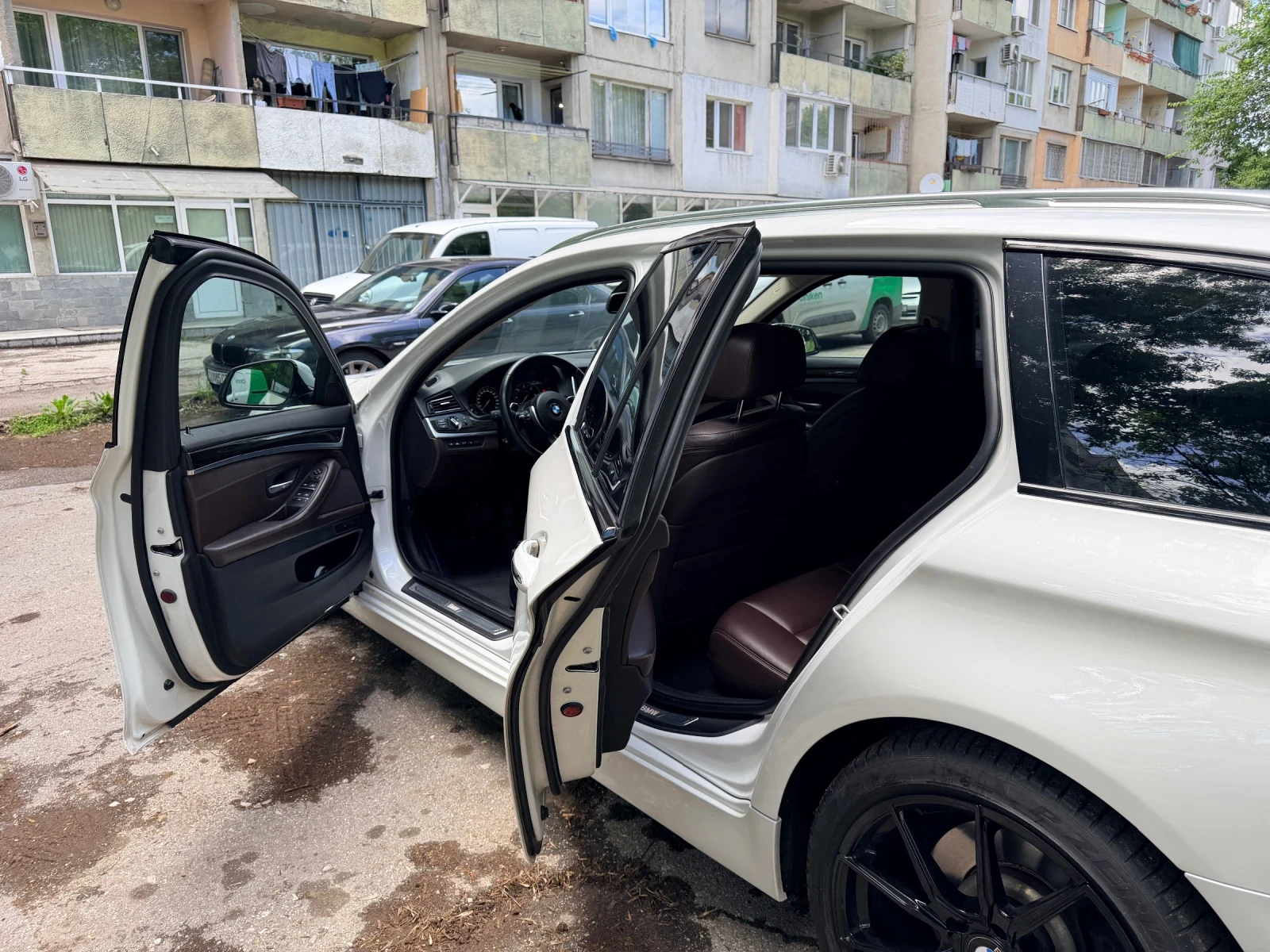 BMW 530 530d | F11 | HUD | Full LED | Soft Close, снимка 15 - Автомобили и джипове - 54704939