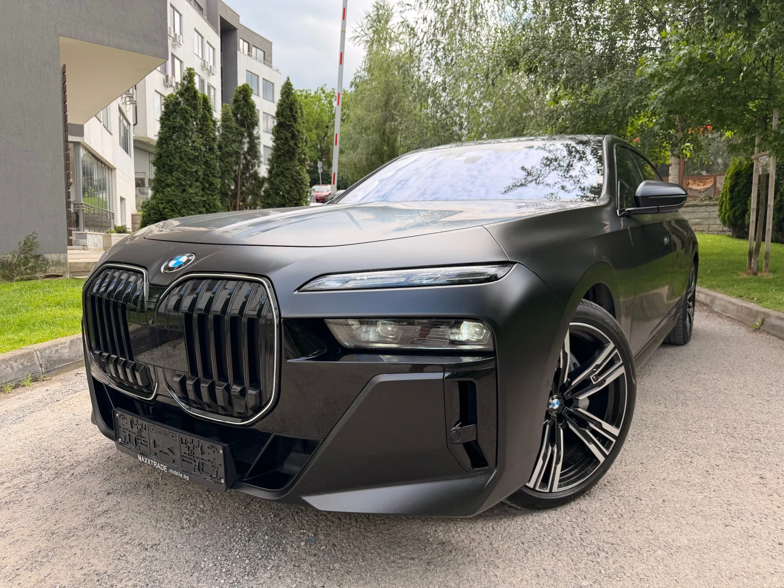 BMW 740 d / TV / LONG / SWAROVSKI / ГАРАНЦИЯ, снимка 3 - Автомобили и джипове - 54910920