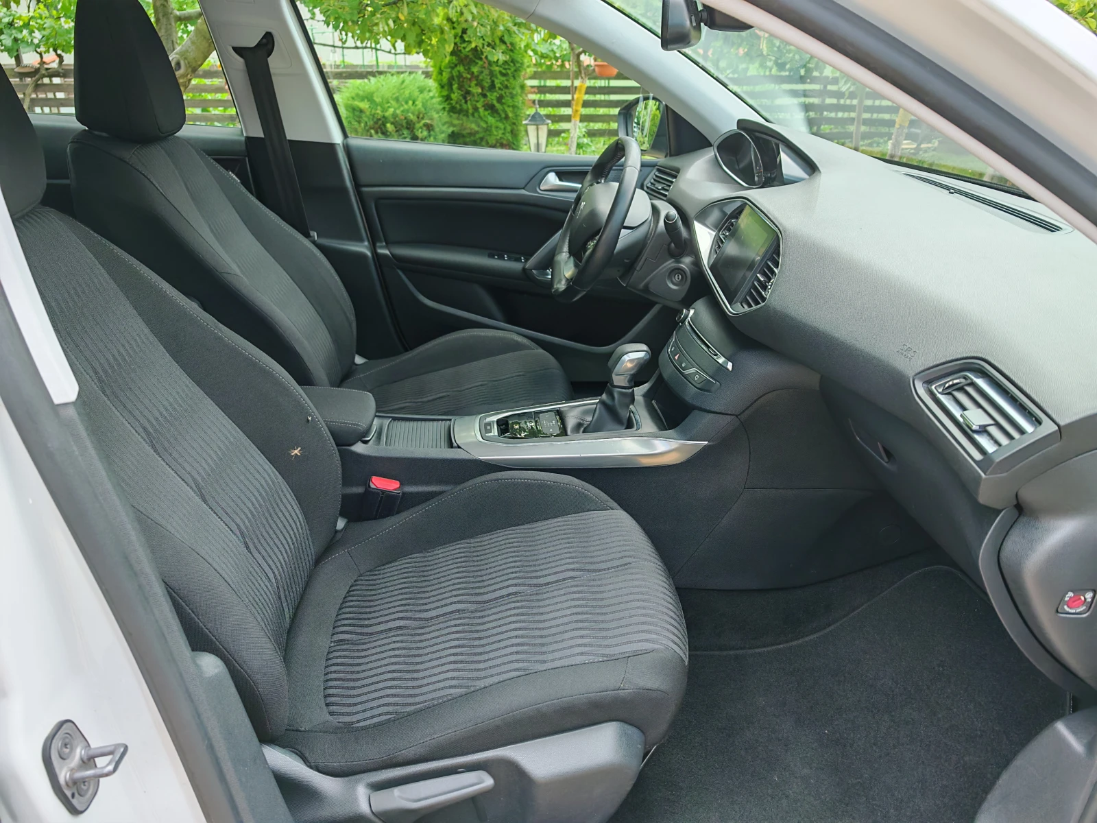 Peugeot 308 = = = 2.0 HDI-АВТОМАТИК= = = , снимка 9 - Автомобили и джипове - 55359272