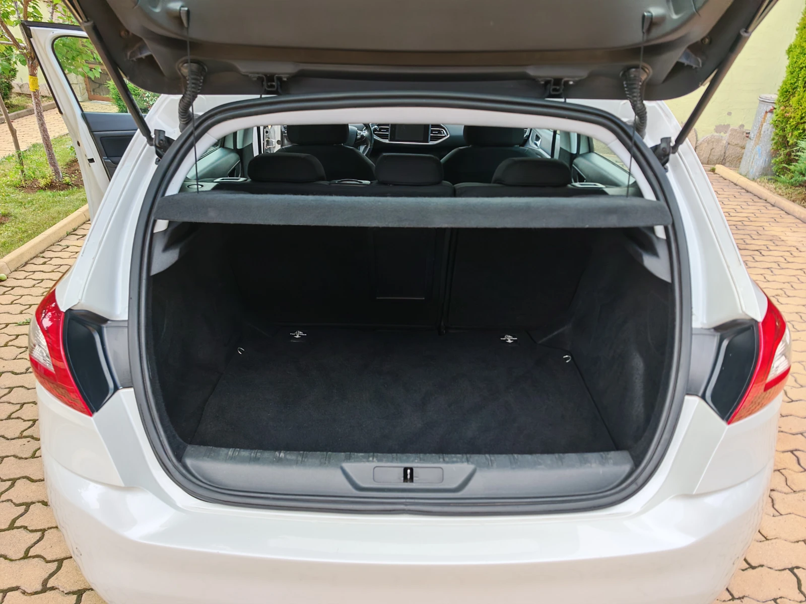 Peugeot 308 = = = 2.0 HDI-АВТОМАТИК= = = , снимка 14 - Автомобили и джипове - 55359272