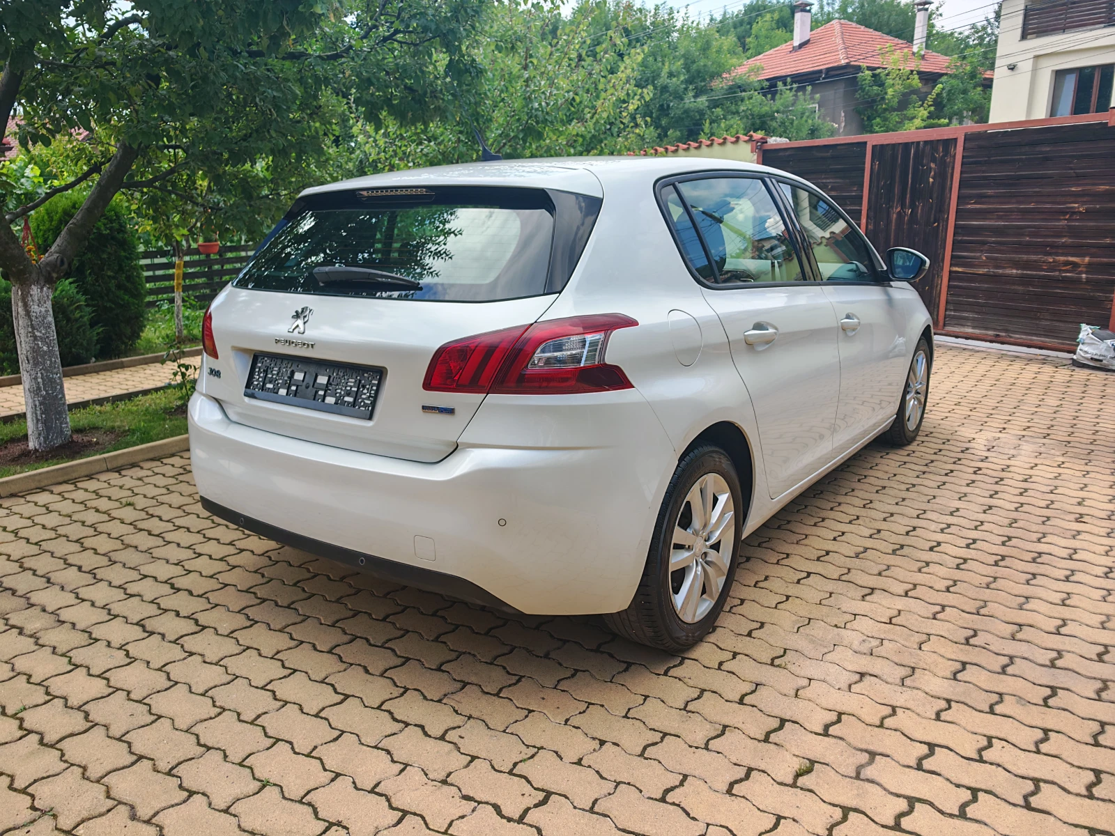 Peugeot 308 = = = 2.0 HDI-АВТОМАТИК= = = , снимка 4 - Автомобили и джипове - 55359272