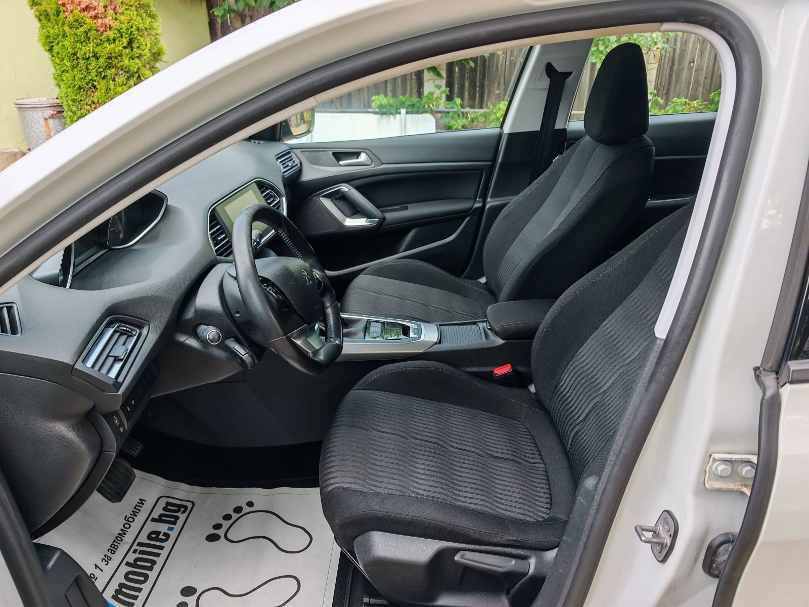 Peugeot 308 = = = 2.0 HDI-АВТОМАТИК= = = , снимка 8 - Автомобили и джипове - 55359272