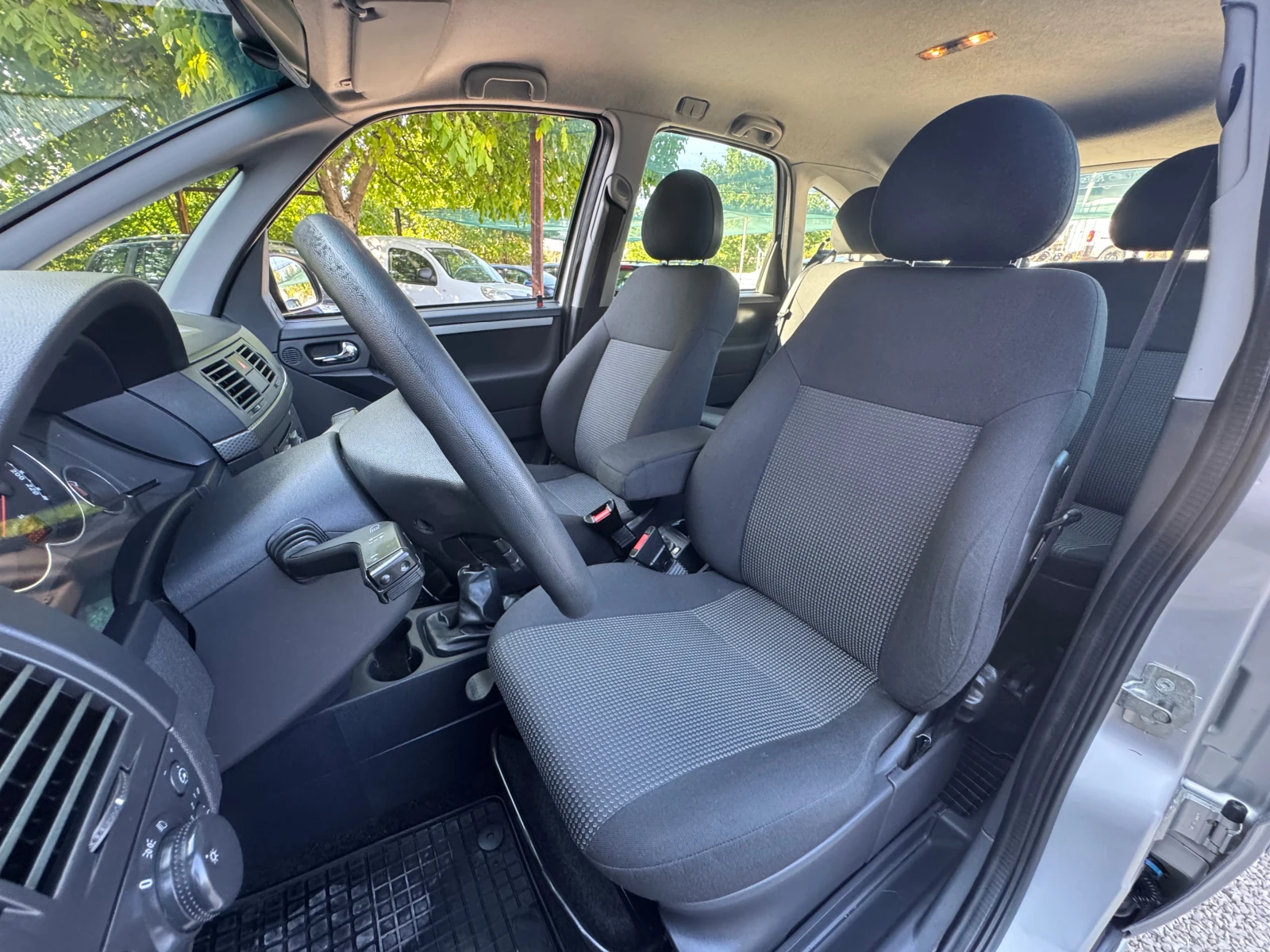Opel Meriva 1.6i-КАТО НОВ, снимка 10 - Автомобили и джипове - 55628964