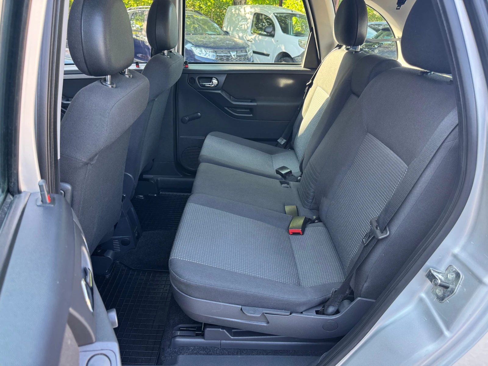 Opel Meriva 1.6i-КАТО НОВ, снимка 11 - Автомобили и джипове - 55628964