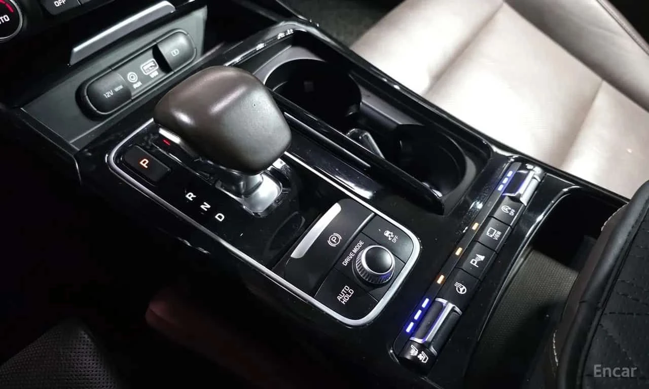 Kia Stinger * 3.3 Turbo AWD * ЦЕНА ДО БГ, снимка 13 - Автомобили и джипове - 55709507