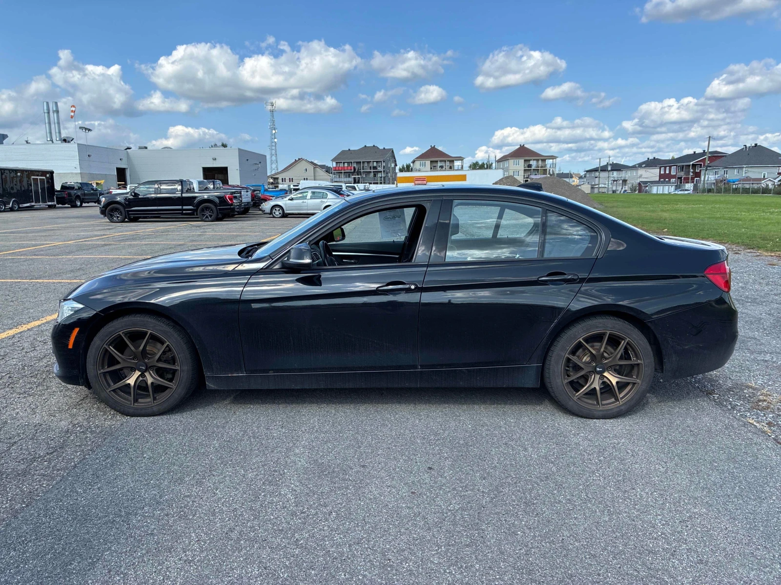 BMW 330 * АВТОКРЕДИТ * ГЛАВНО ПРЕДСТАВИТЕЛСТВО, снимка 3 - Автомобили и джипове - 56073830