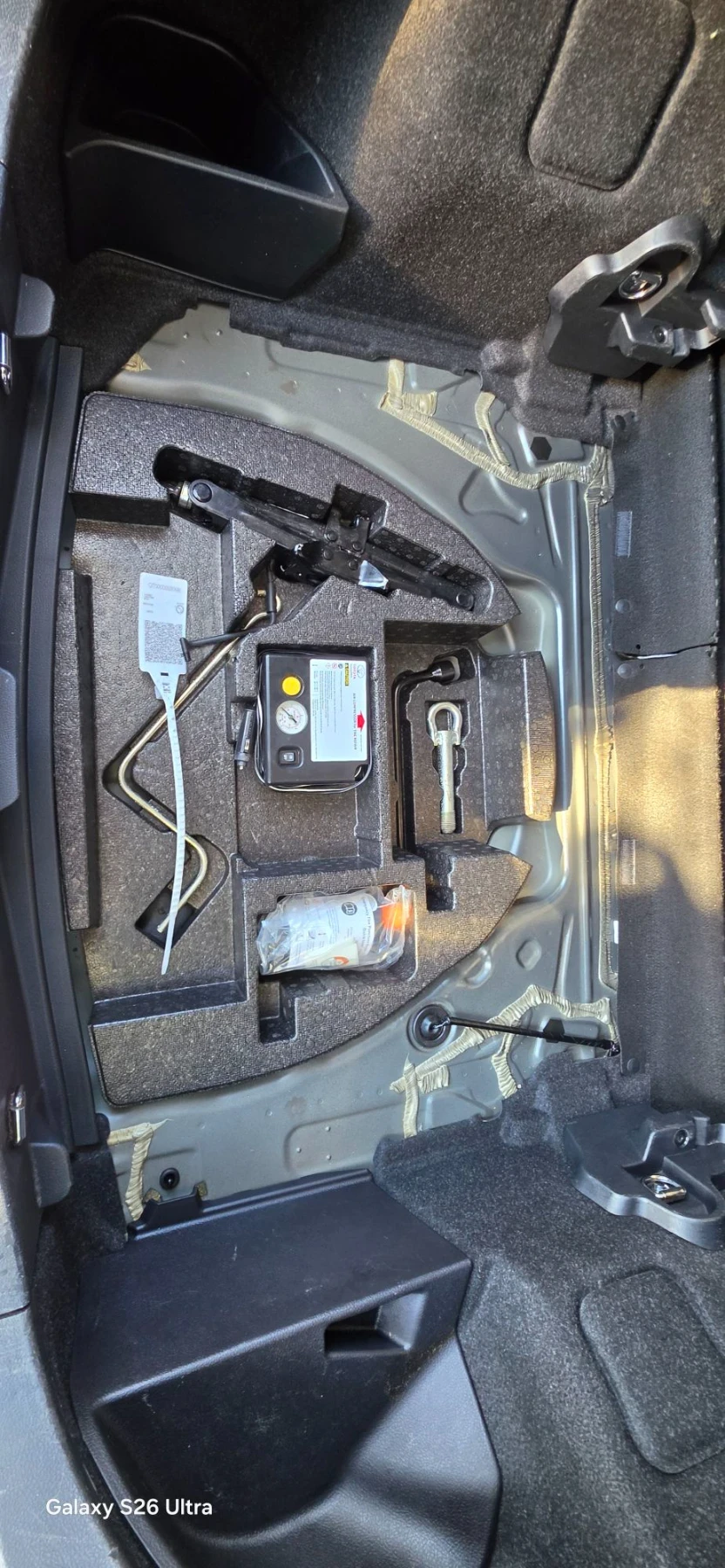 Toyota Auris 1.8 hybrid , снимка 16 - Автомобили и джипове - 56619516