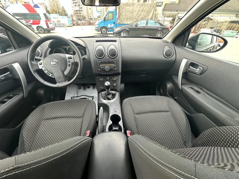 Nissan Qashqai 1.5, снимка 11 - Автомобили и джипове - 48139827