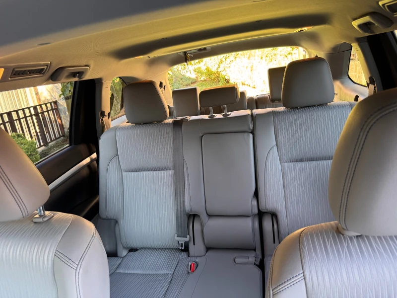 Toyota Highlander, снимка 17 - Автомобили и джипове - 52656538
