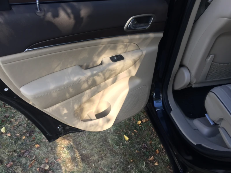 Jeep Grand cherokee, снимка 3 - Автомобили и джипове - 52664918